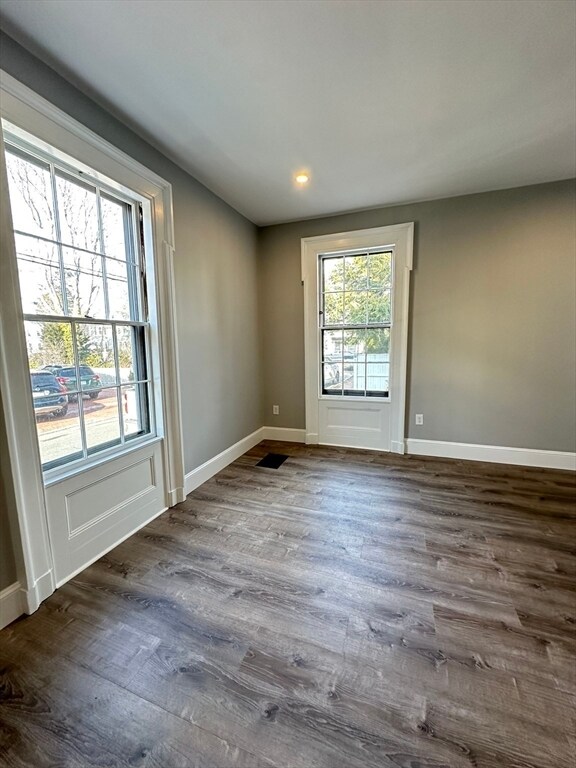 Building Photo - 6 Monroe St