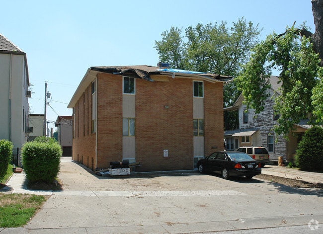 Building Photo - 4919 Davenport St