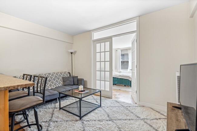 Building Photo - 141 E 55th St