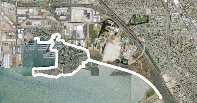 Sendero para caminar y andar en bicicleta - 119 Commodore Dr