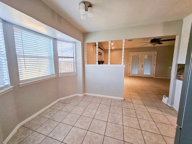 Foto del edificio - 2513 NW Robinhood Dr