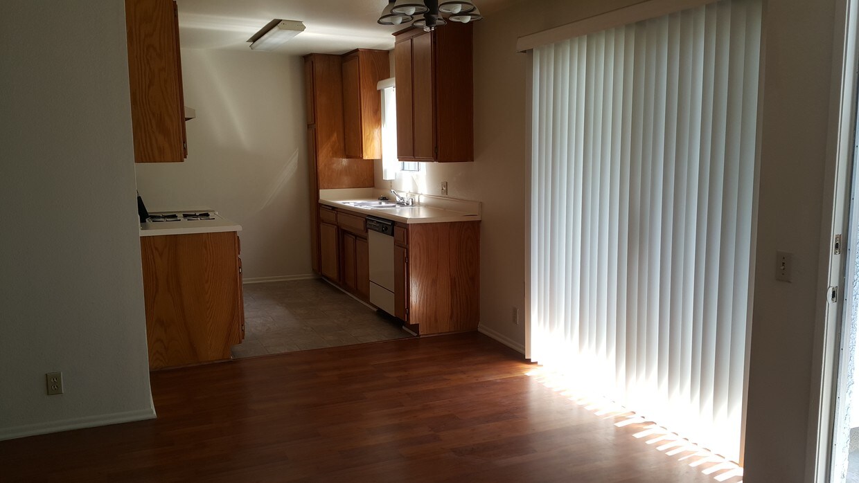 kitchen - 11176 Huston St