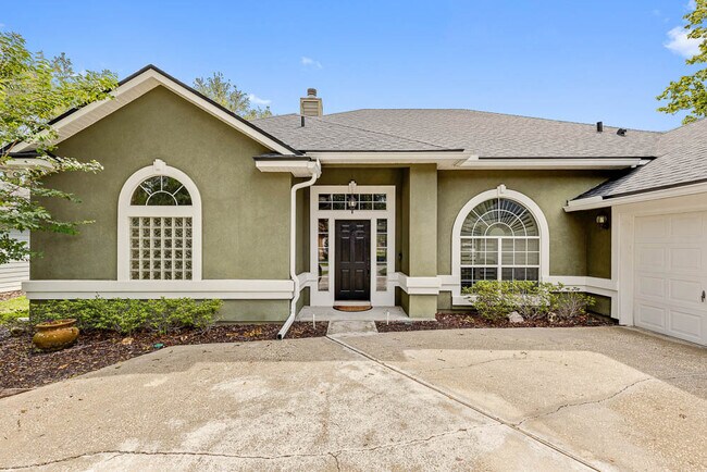 Building Photo - 332 Maplewood Dr