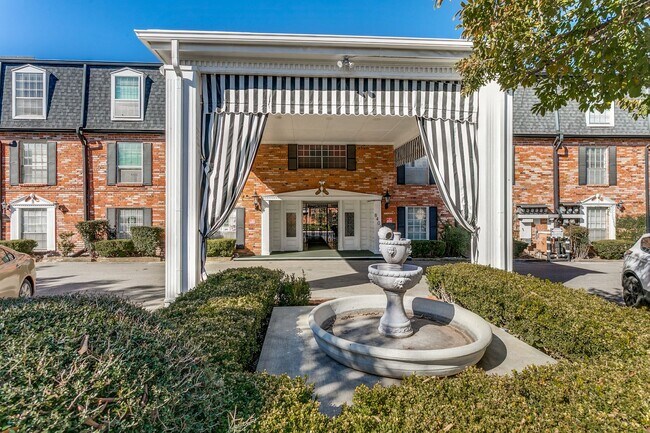Building Photo - BEAUTIFUL ALAMO HEIGHTS CONDOMINIUM AT THE GEORGIAN