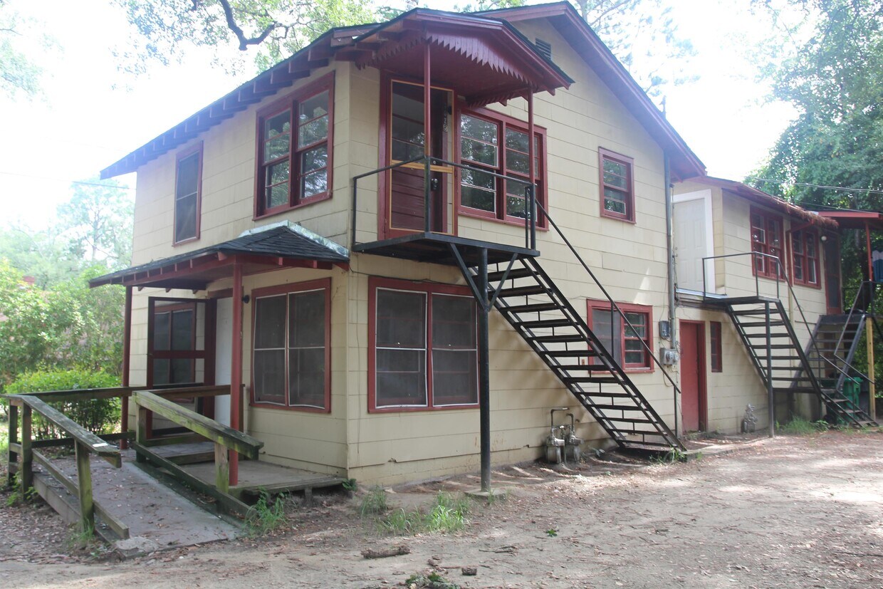 Foto principal - 702 N Harding St
