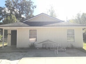 Building Photo - 212 W 38th St