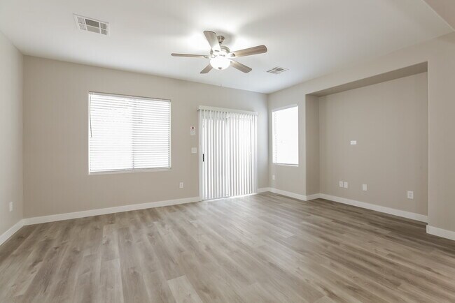 Foto del edificio - 7881 Harp Tree St
