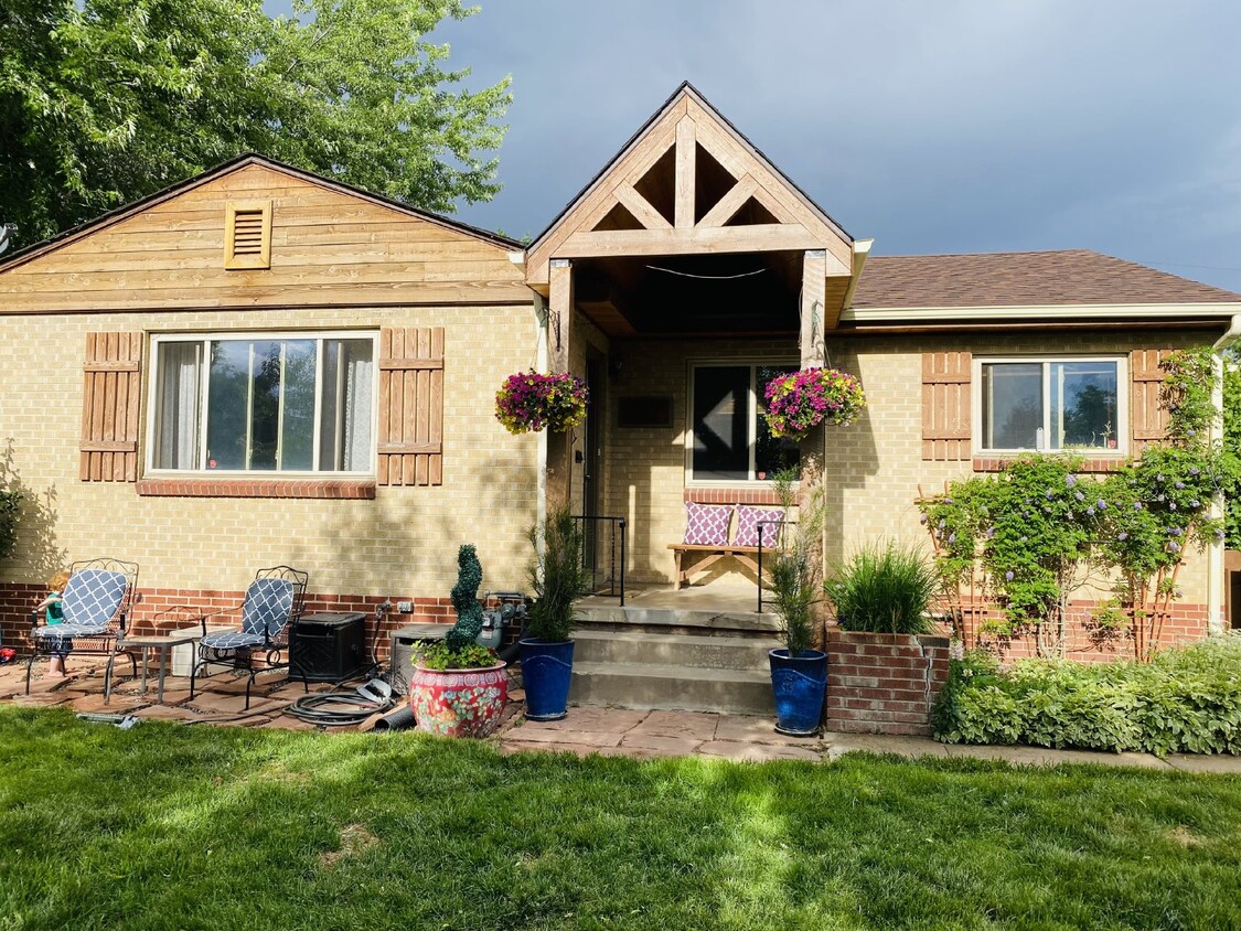 Primary Photo - Wonderful 4-Bed Home In Wheat Ridge!