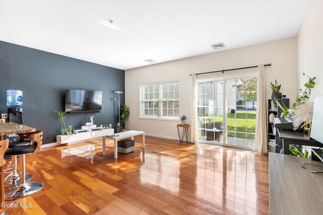 Building Photo - 401 Avalon Pl