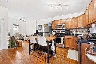 Building Photo - 280 Grand St