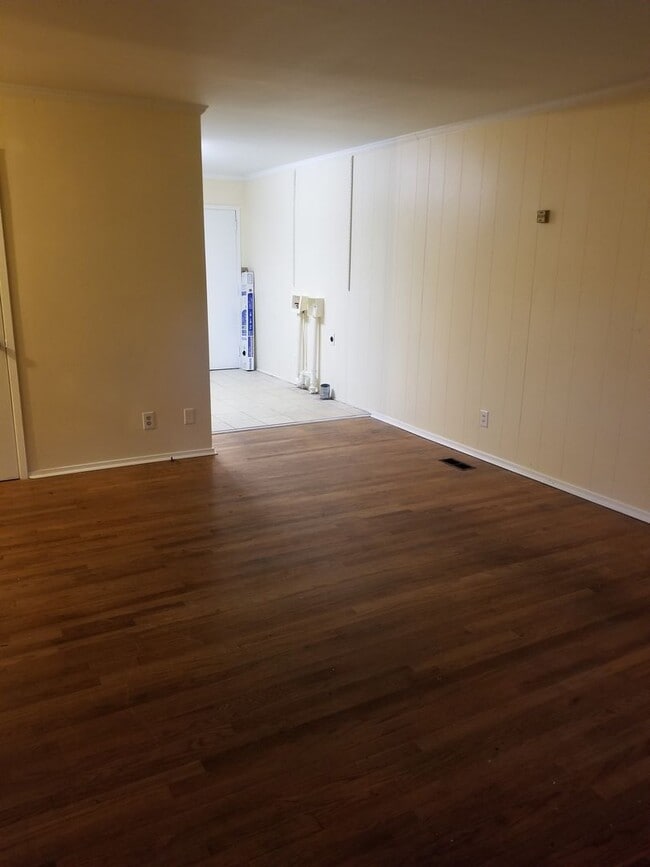 Photo - 1617 Old Oxford Rd Apartment