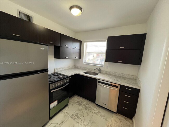 Foto del edificio - 531 NE 82nd Terrace