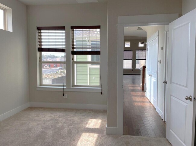 Foto del edificio - 12501 Shrike Ln