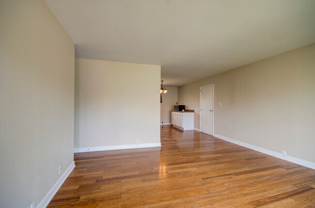 Foto del edificio - 457 Arnold Ave