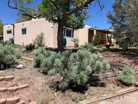Building Photo - 214 Sereno Dr