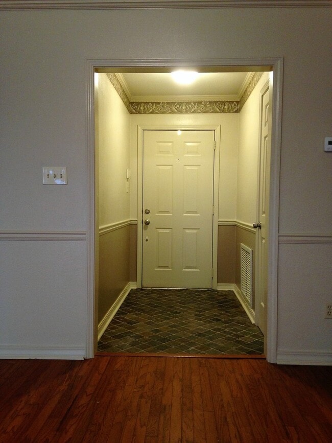 Building Photo - ** 3/2 IN NEW GREENACRES PLACE **