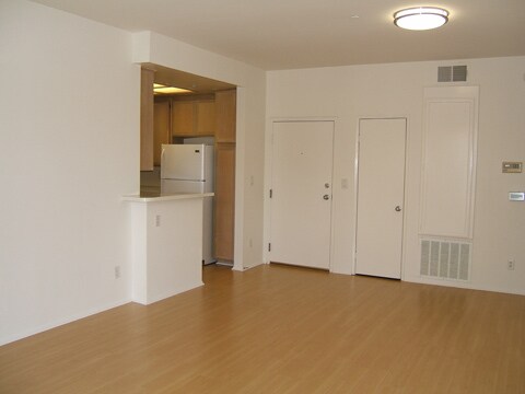 Building Photo - 11660 Mayfield Ave