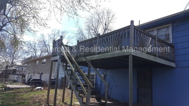 Foto del edificio - 8719 Stark Ave