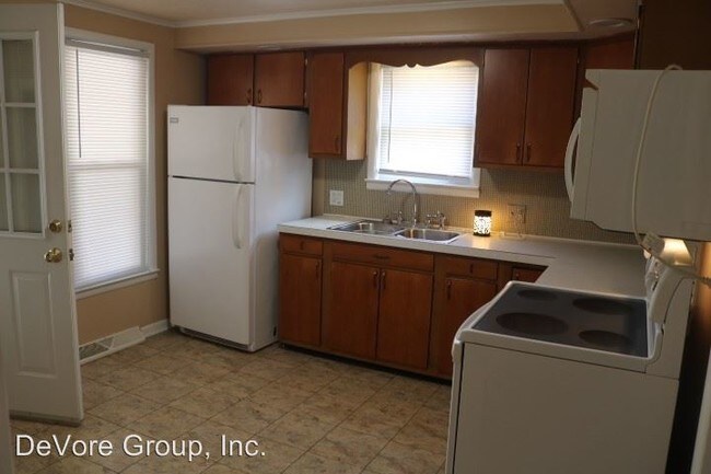 Building Photo - 2 br, 1 bath House - 1004 W Chestnut St