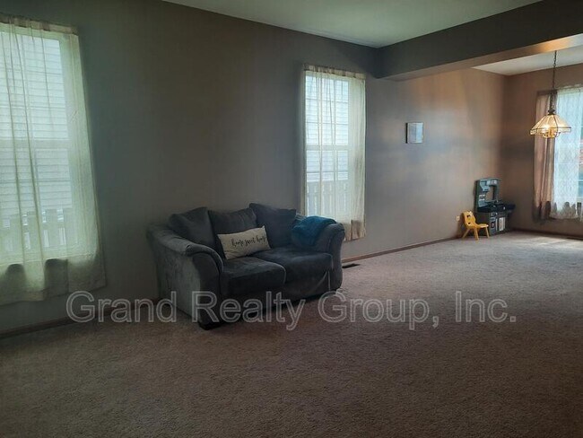 Foto del edificio - 1011 Cambridge Dr