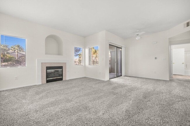Building Photo - 8250 N Grand Canyon Dr