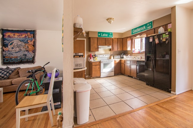 Foto del edificio - 1717 W Lake St