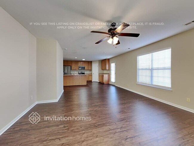 Foto del edificio - 607 Brassfield Dr