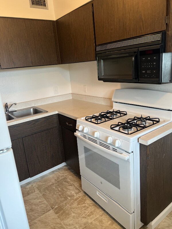 Foto del edificio - 500 Glenwood Cir