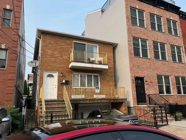 Foto del edificio - 52 Laidlaw Ave