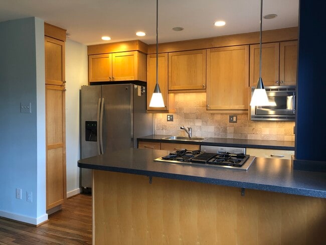 Kitchen - 2304 Colston Dr