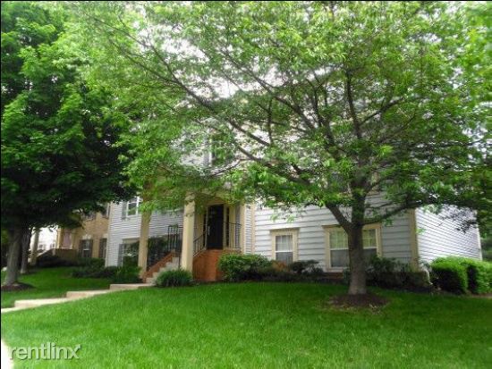 Building Photo - 2401 Normandy Square Pl