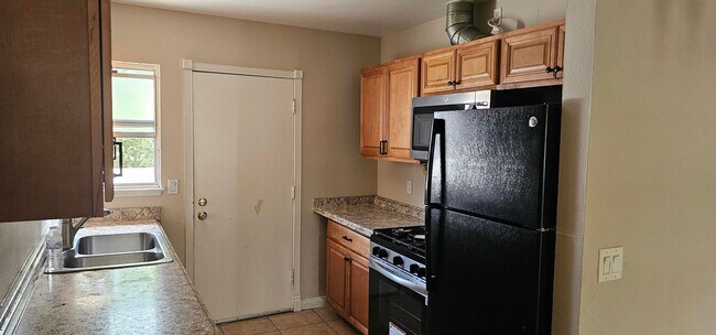 Foto del edificio - 3 bedroom 2 Bath Single Level Home