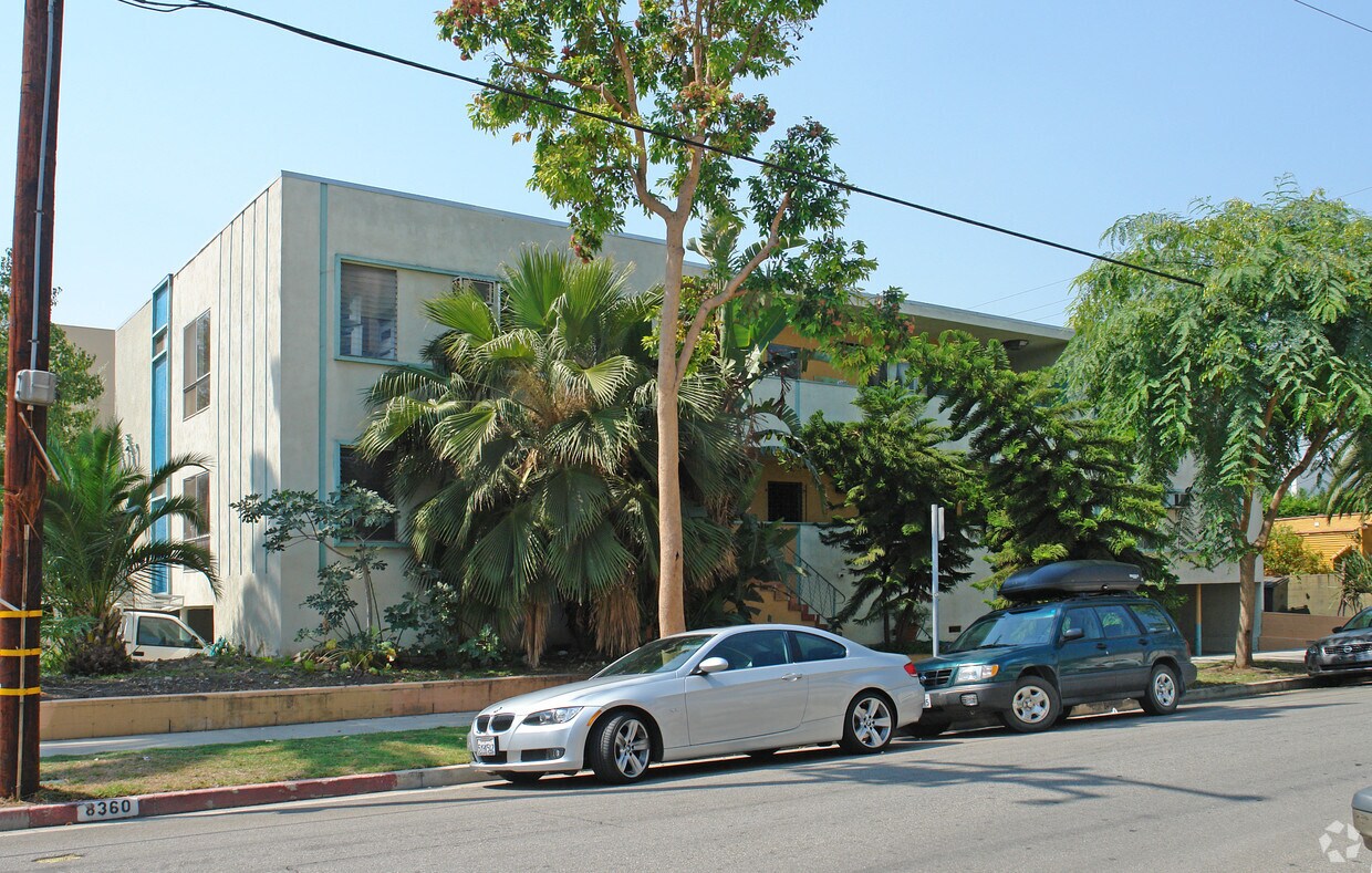 Primary Photo - 8360 Clinton St