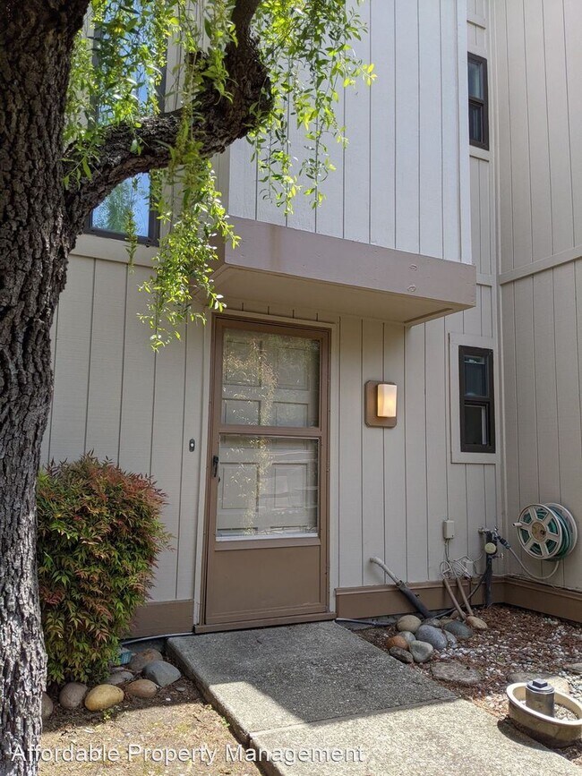 Foto del edificio - 3 br, 2.5 bath House - 2106 Oak Creek Place
