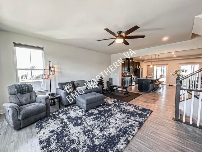 Foto del edificio - 7731 Blackburn Ridge Dr
