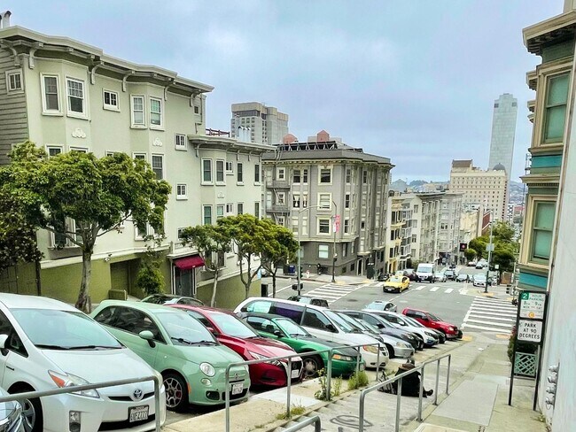 Foto del edificio - Charming Lower Nob Hill 1BR/1BA! Laundry! ...