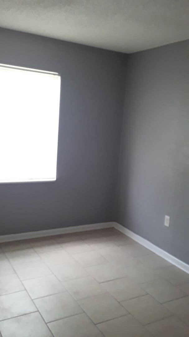 Building Photo - Three Bedroom Two Bath in the Combee Settl...