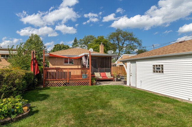 Foto del edificio - 7349 W Lill St