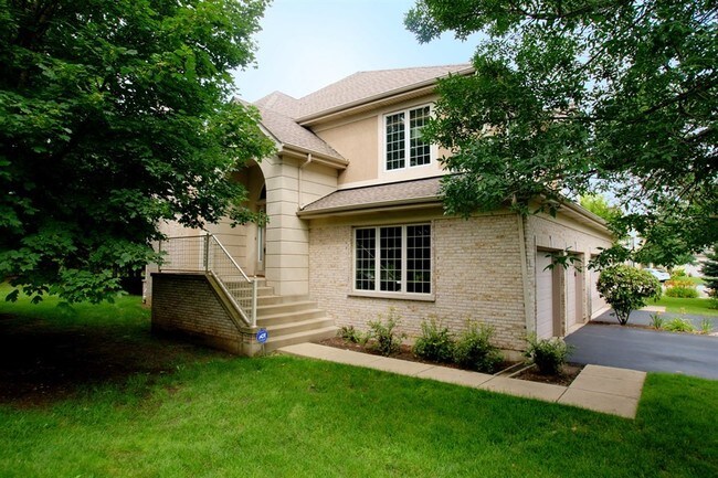 Building Photo - 55 Beaconsfield Ct