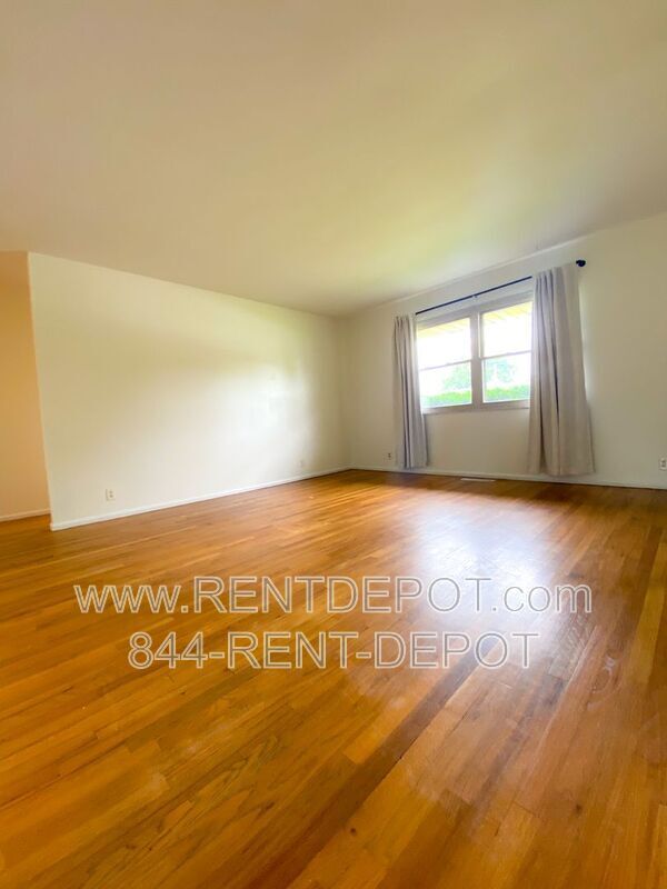 Building Photo - 3701 Sweetser Ave