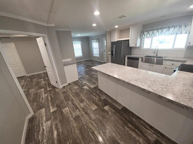 Building Photo - 482 Autumn Trail