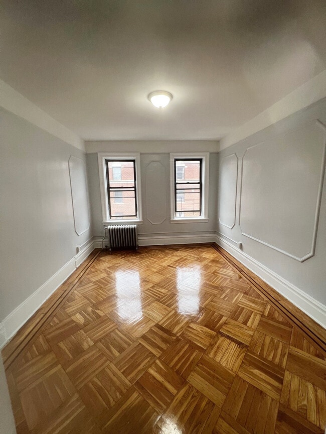 Building Photo - Hummingbird Heights 320
