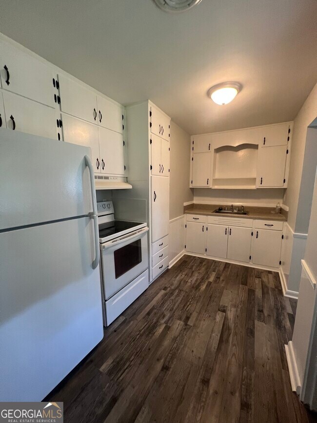 Foto del edificio - 129 Pineview Dr