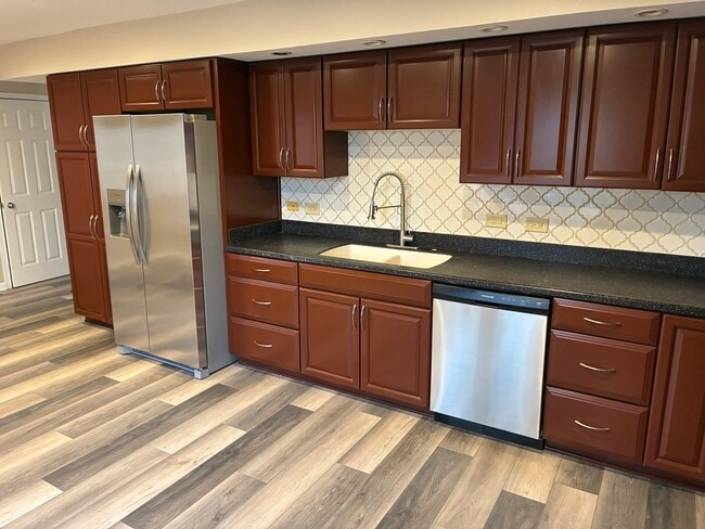 Foto del edificio - 127 Hickory Rd