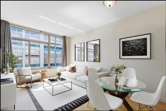 Building Photo - 10 Regent St