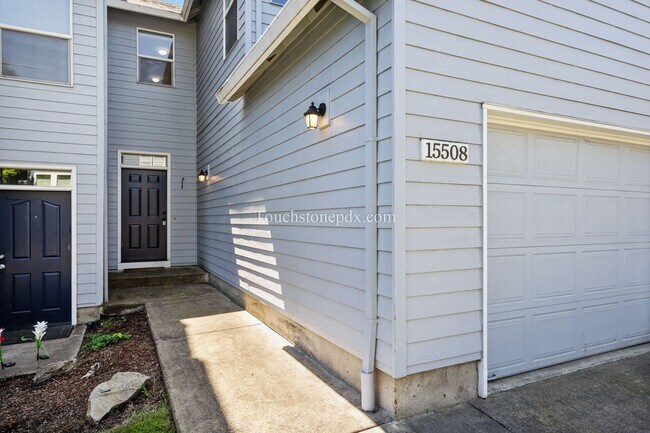 Foto del edificio - Updated 2 Bed/2 Bath Home in Private Gated Community!