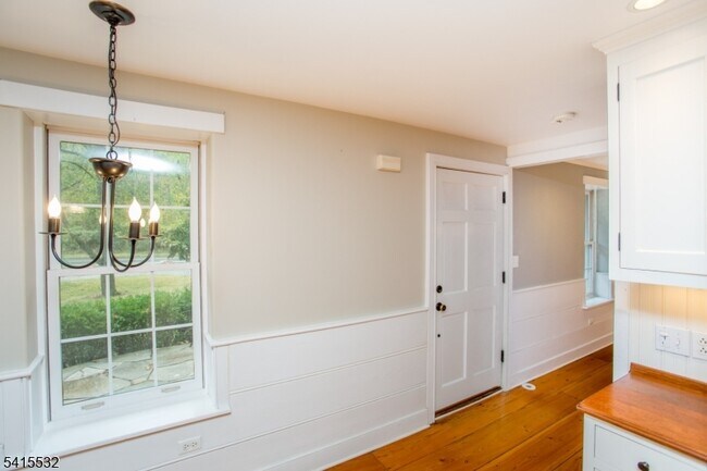 Foto del edificio - 2170 Daniel Bray Hwy