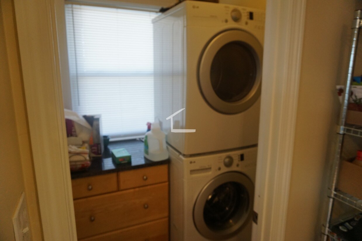Primary Photo - 68 Etna St