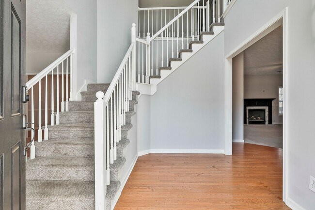 Foto del edificio - 4 Bed 2.5 bath in Fayette close to Everything!