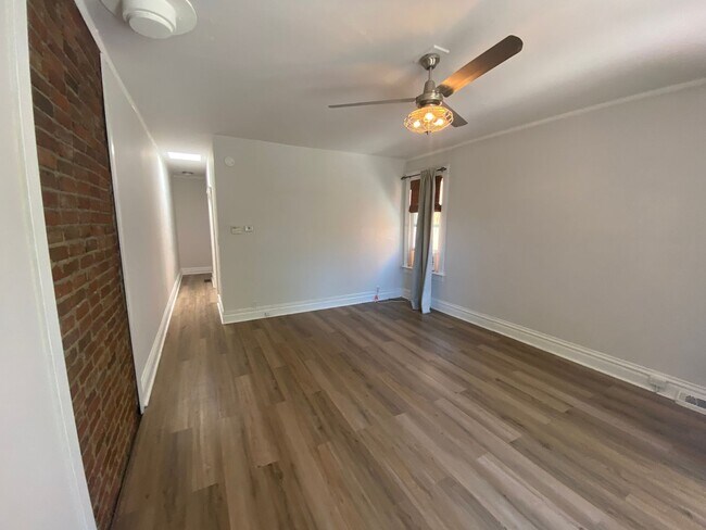 Foto del edificio - Beautiful 2 Bed 1 Bath Rowe Home in Washington Park Neighborhood